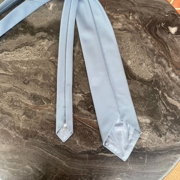 Blue Mens Necktie 3.5" Standard Width Tie - Picture 4 of 5